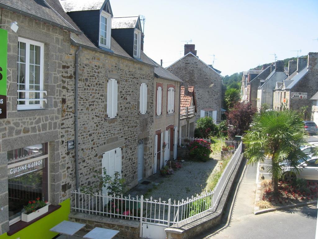 A L'Abri Des Vents Bed and Breakfast Saint-Jean-le-Thomas Værelse billede
