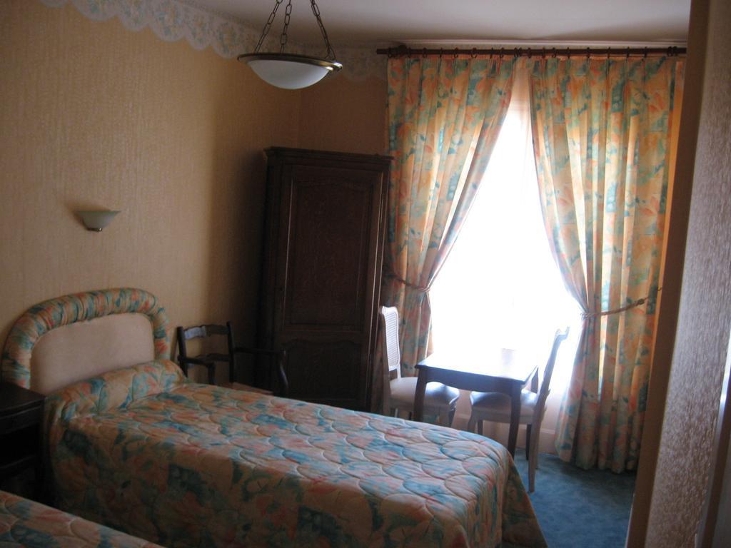 A L'Abri Des Vents Bed and Breakfast Saint-Jean-le-Thomas Eksteriør billede